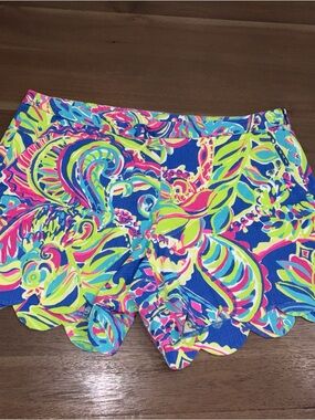 Vibrant Neon Scalloped Shorts-Lilly Pulitzer-size 8-Toucan play print